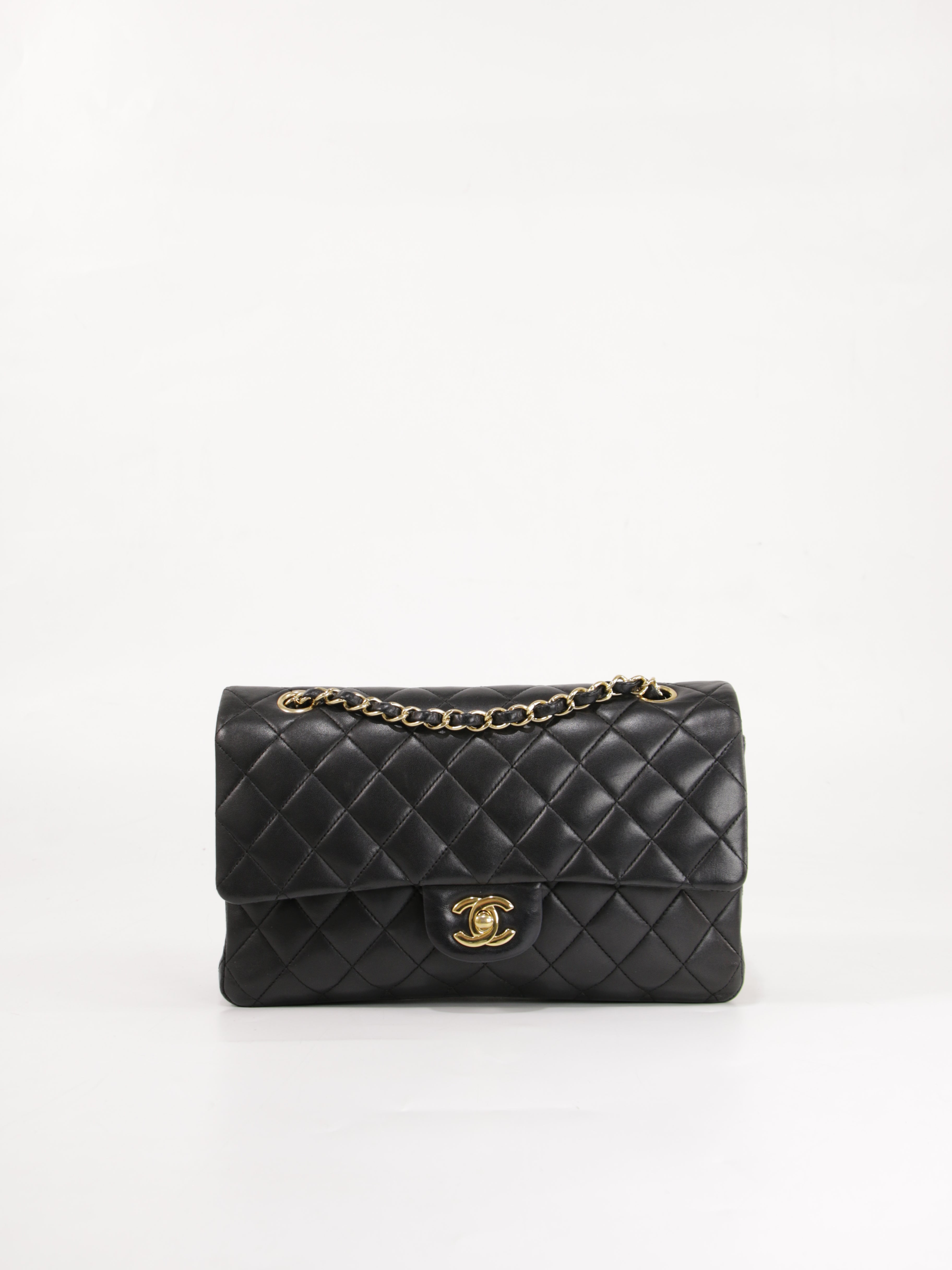 Medium Classic Flap