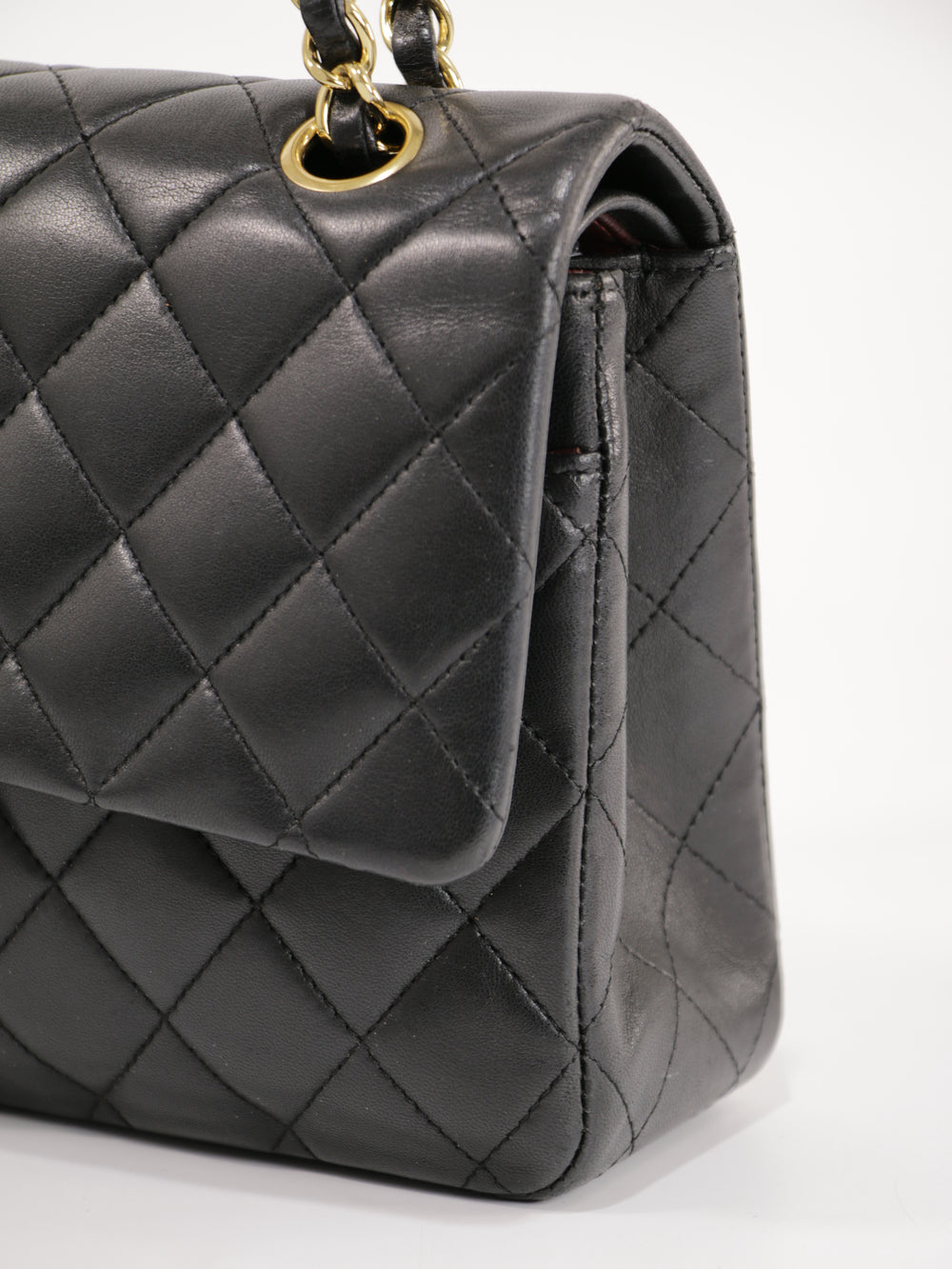 Medium Classic Flap