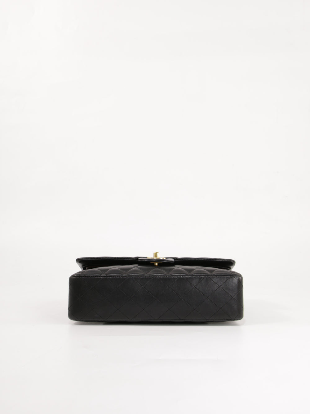 Medium Classic Flap