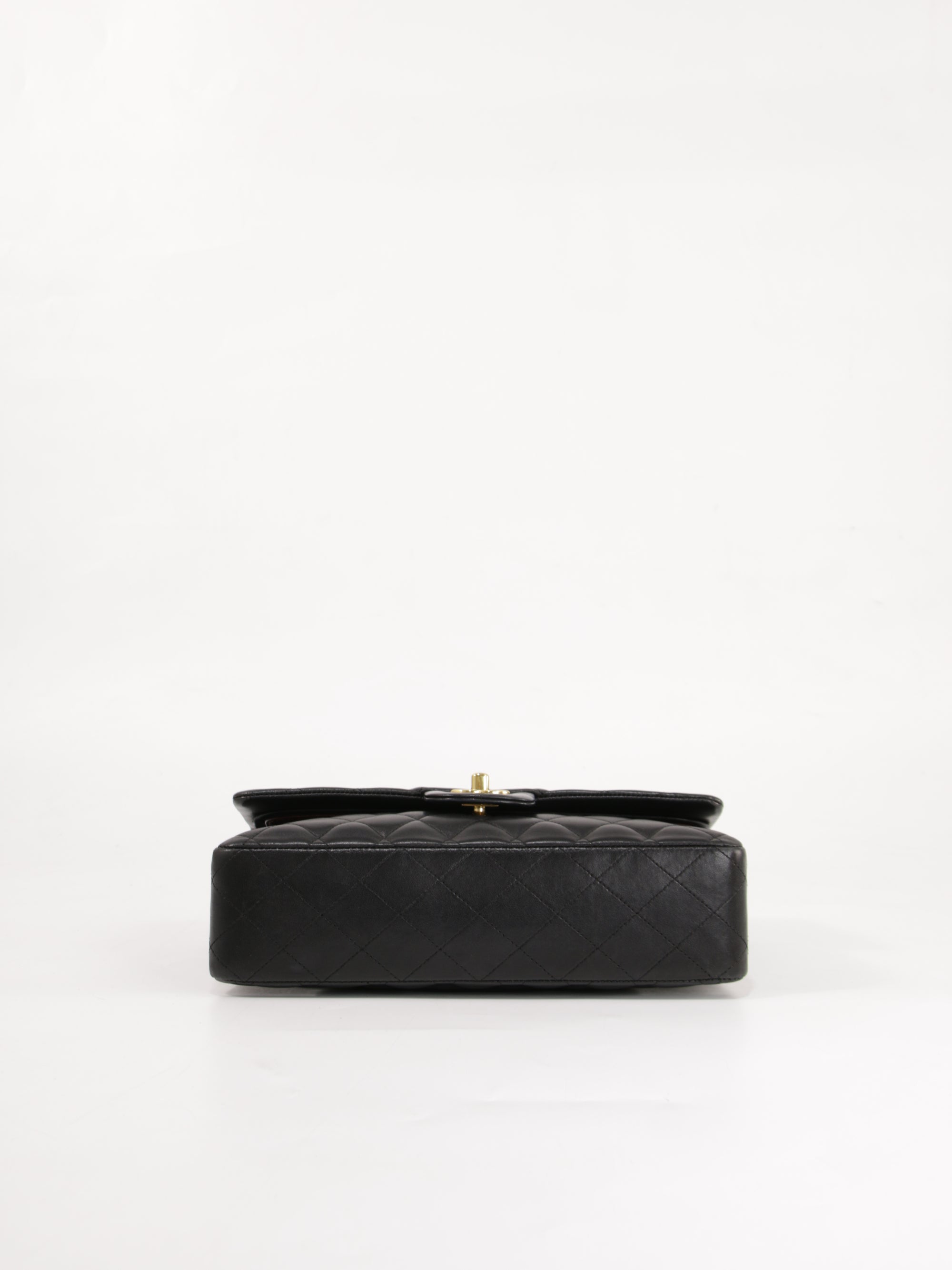 Medium Classic Flap
