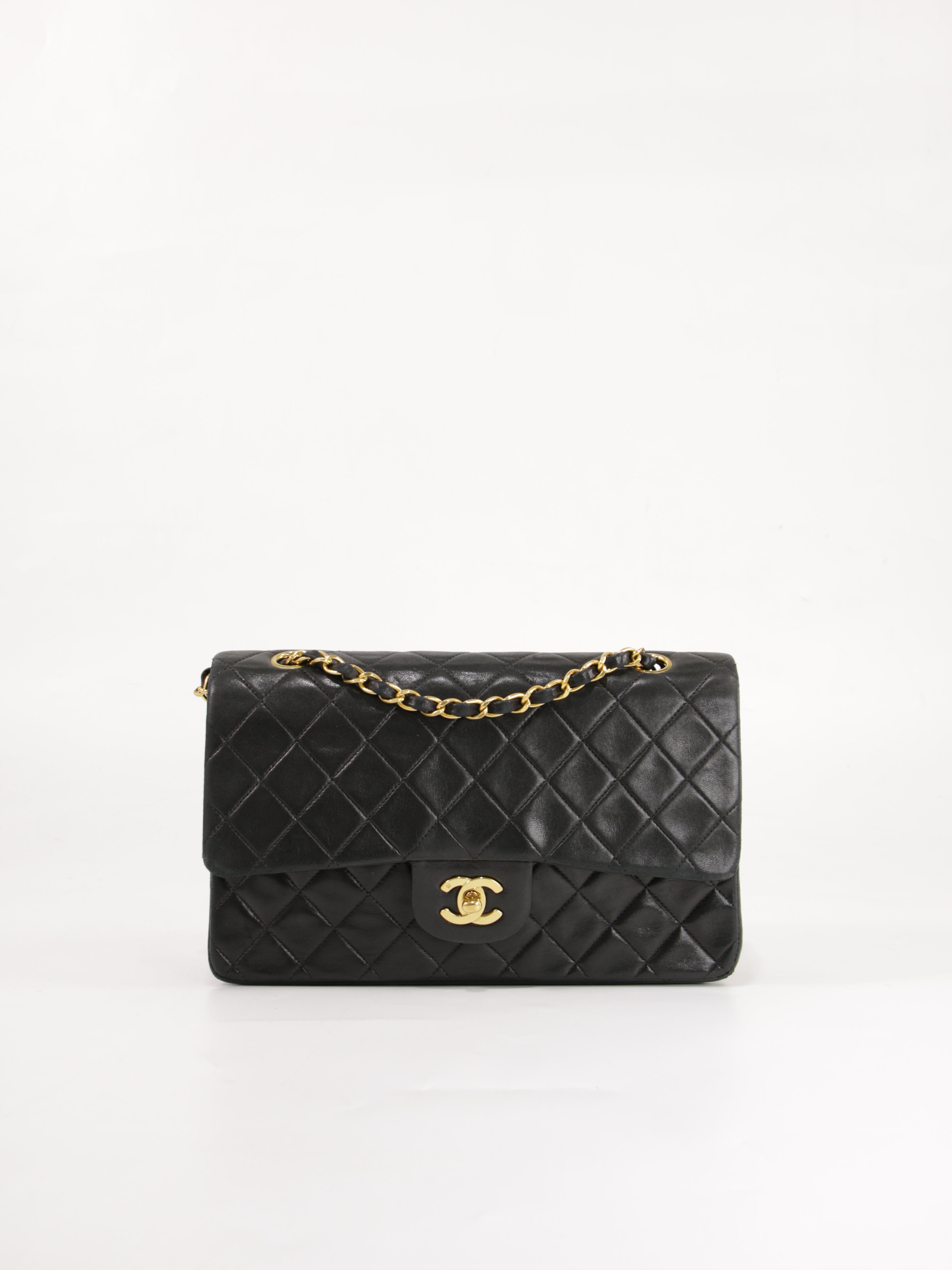 Medium Classic Flap
