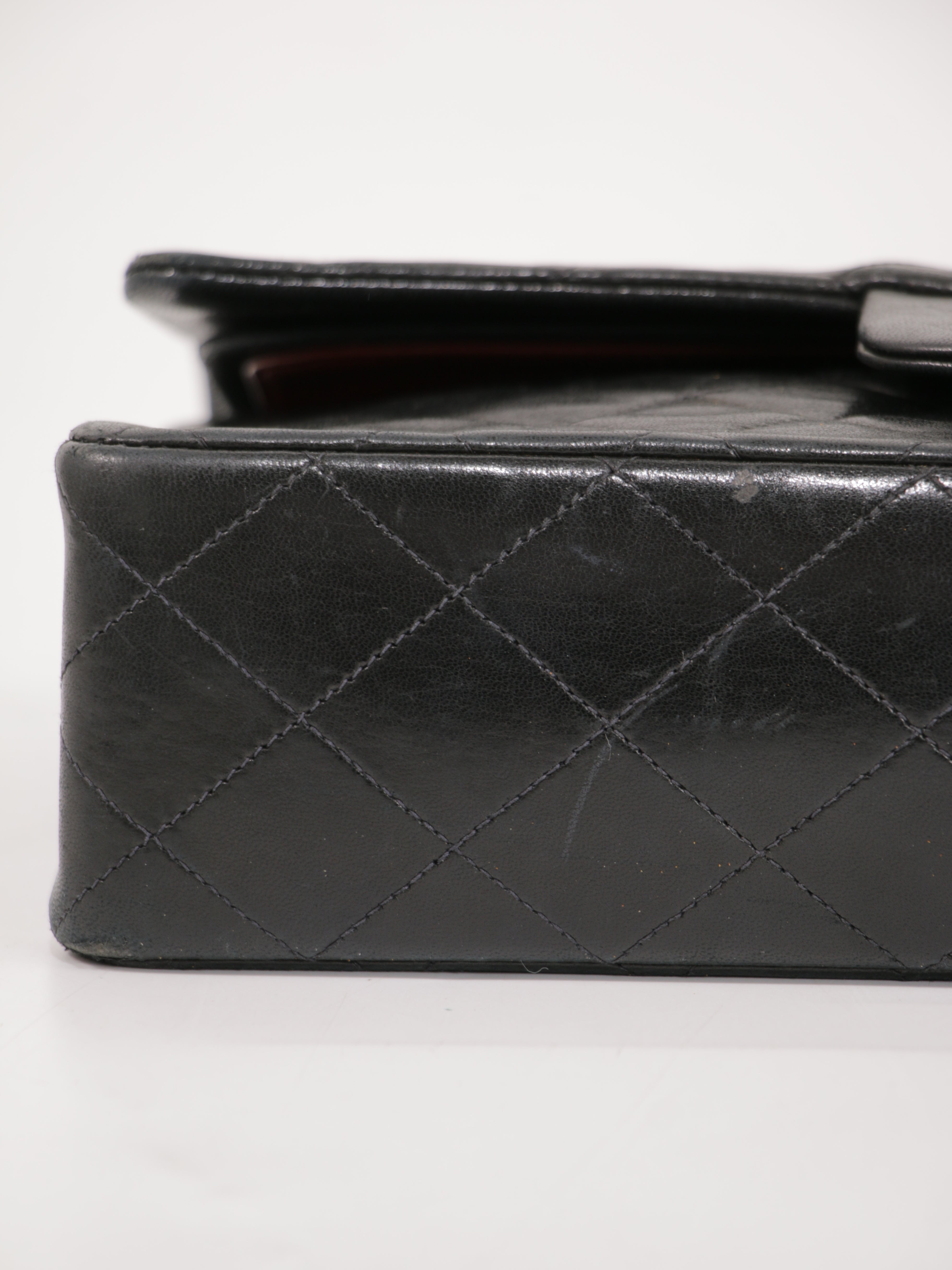 Medium Classic Flap