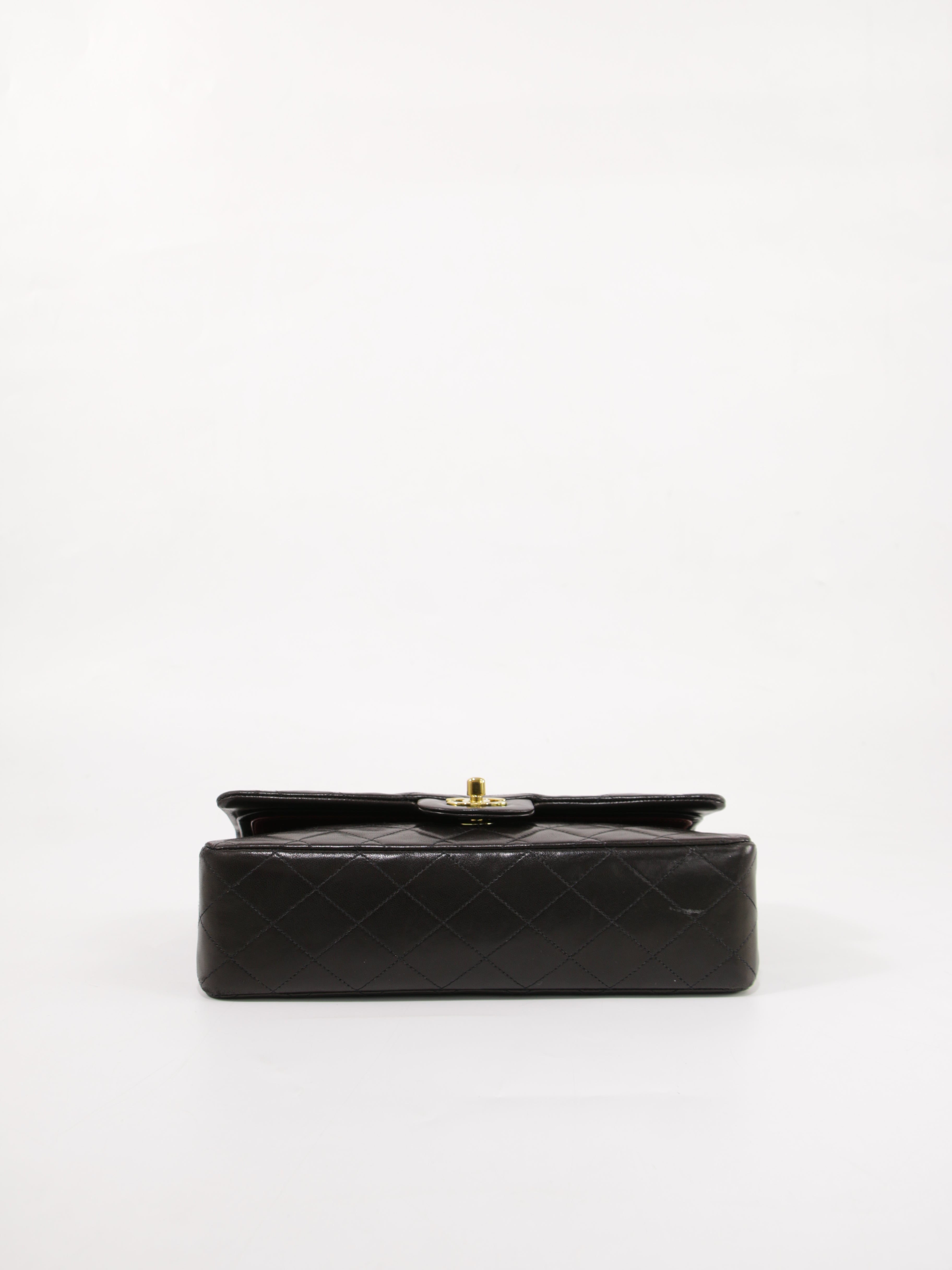 Medium Classic Flap