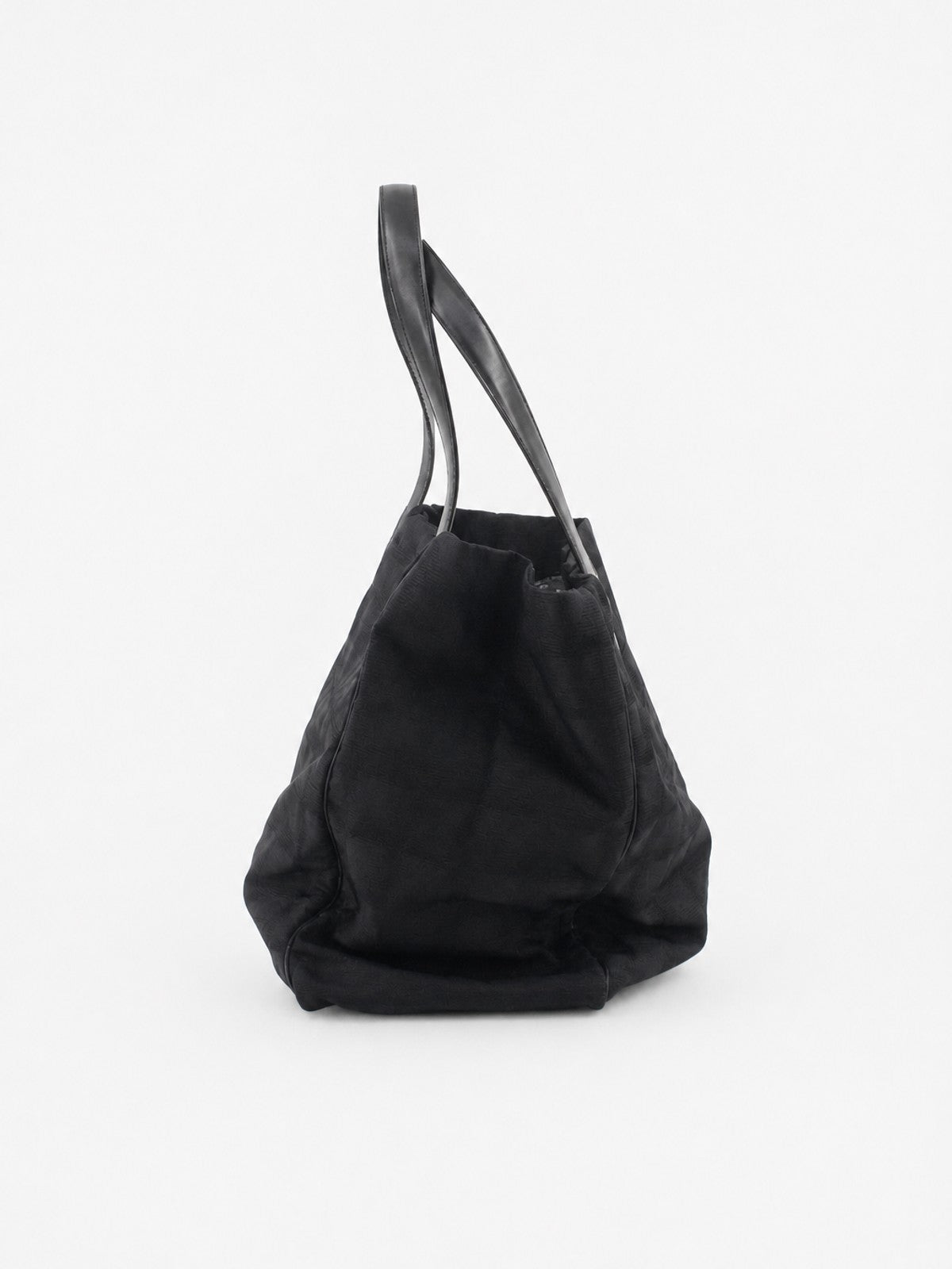 Medium New Travel Line Tote