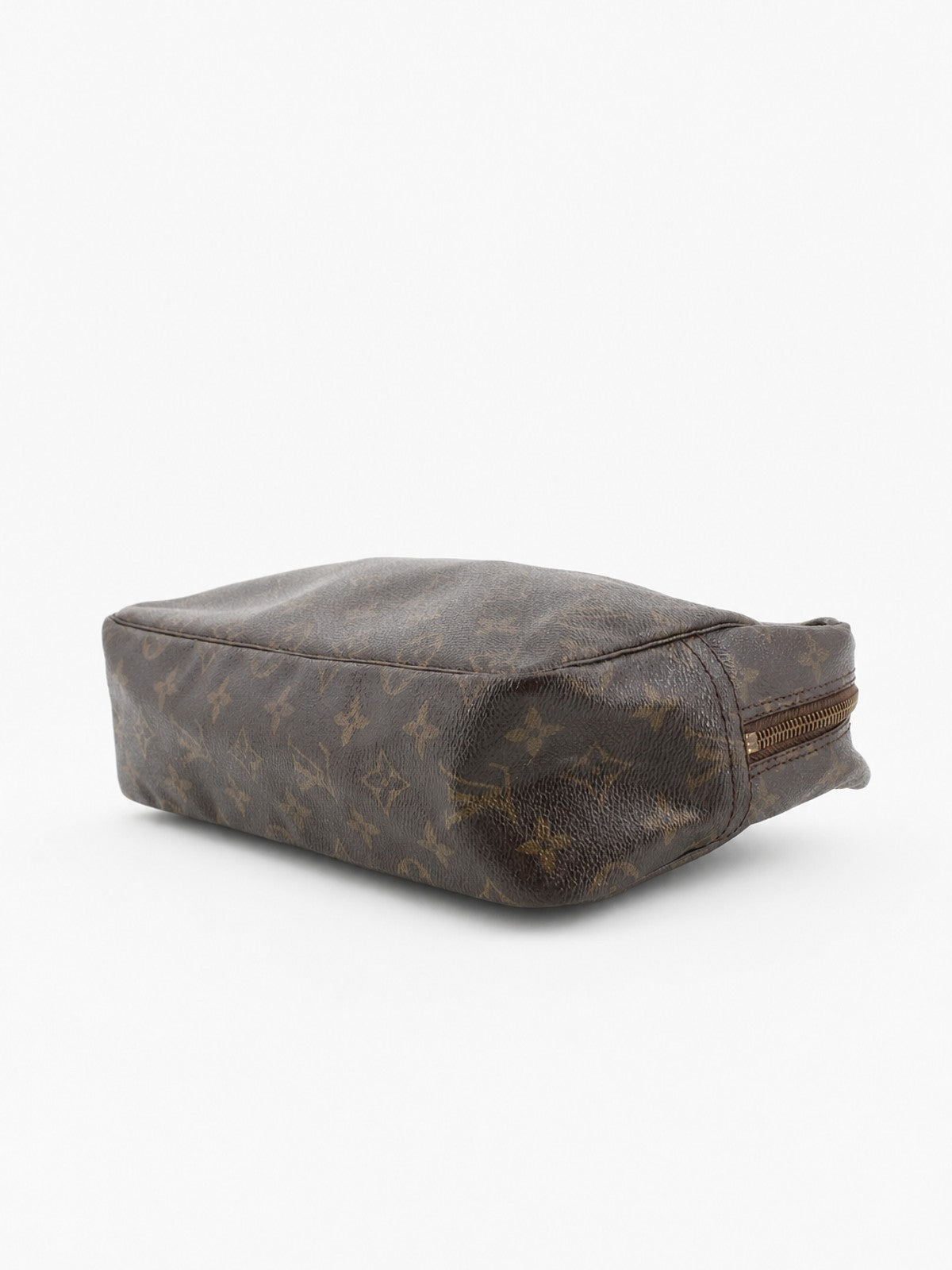 Cosmetic pouch