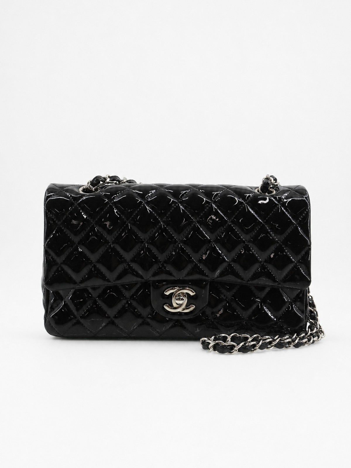 Medium Classic Flap