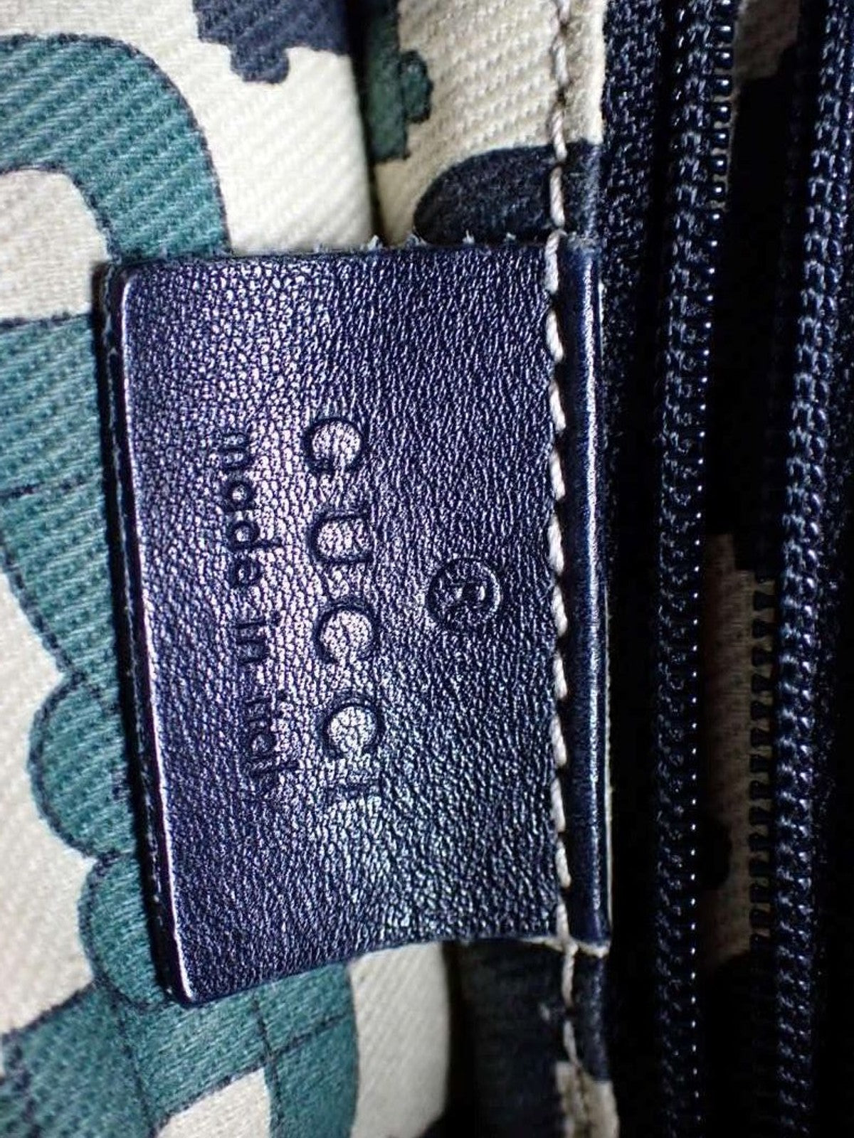 Gucci Abbey D-Ring Medium