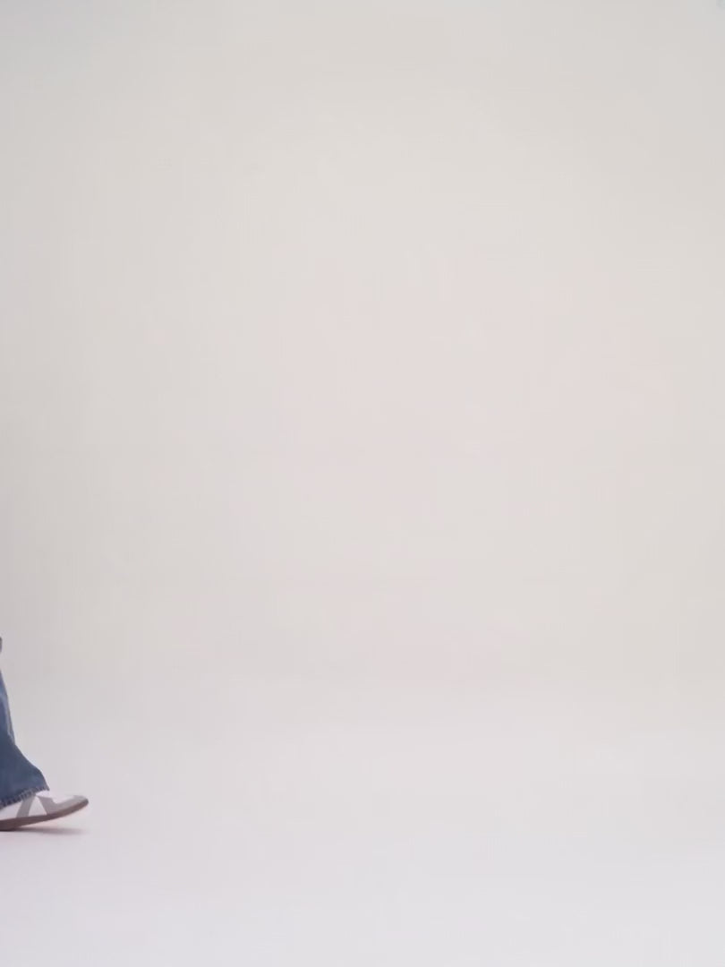 Video laden: Balenciaga Small City White Leather